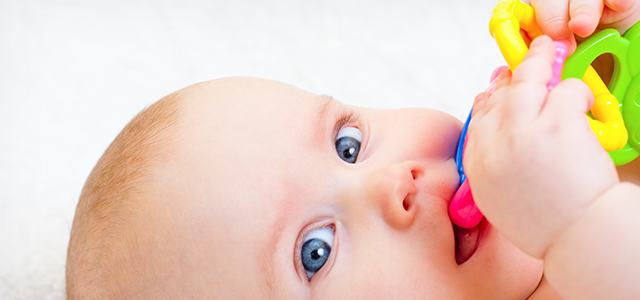 Baby Pacifiers – A Quick Look at the Pros and Cons.